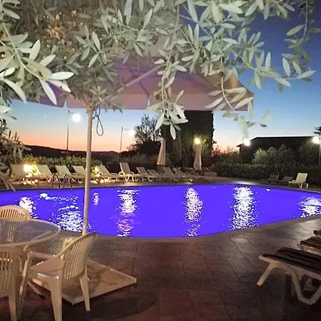 Ξενοδοχείο La Terrazza Restaurant & 3*